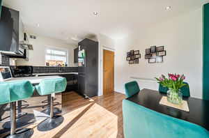 Kitchen diner angle 1- click for photo gallery